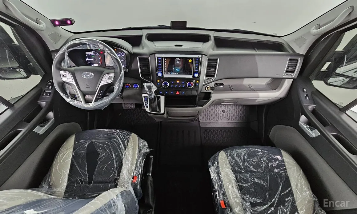 Hyundai Solati 2015 15-seater