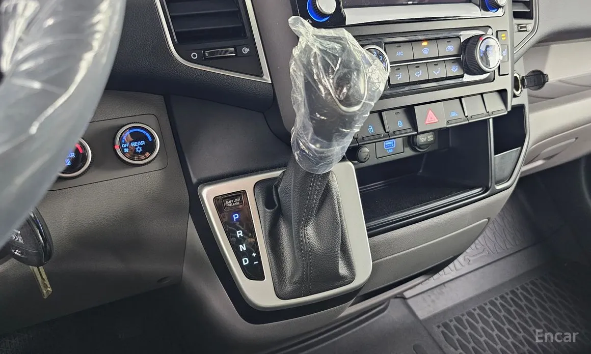 Hyundai Solati 2015 15-seater