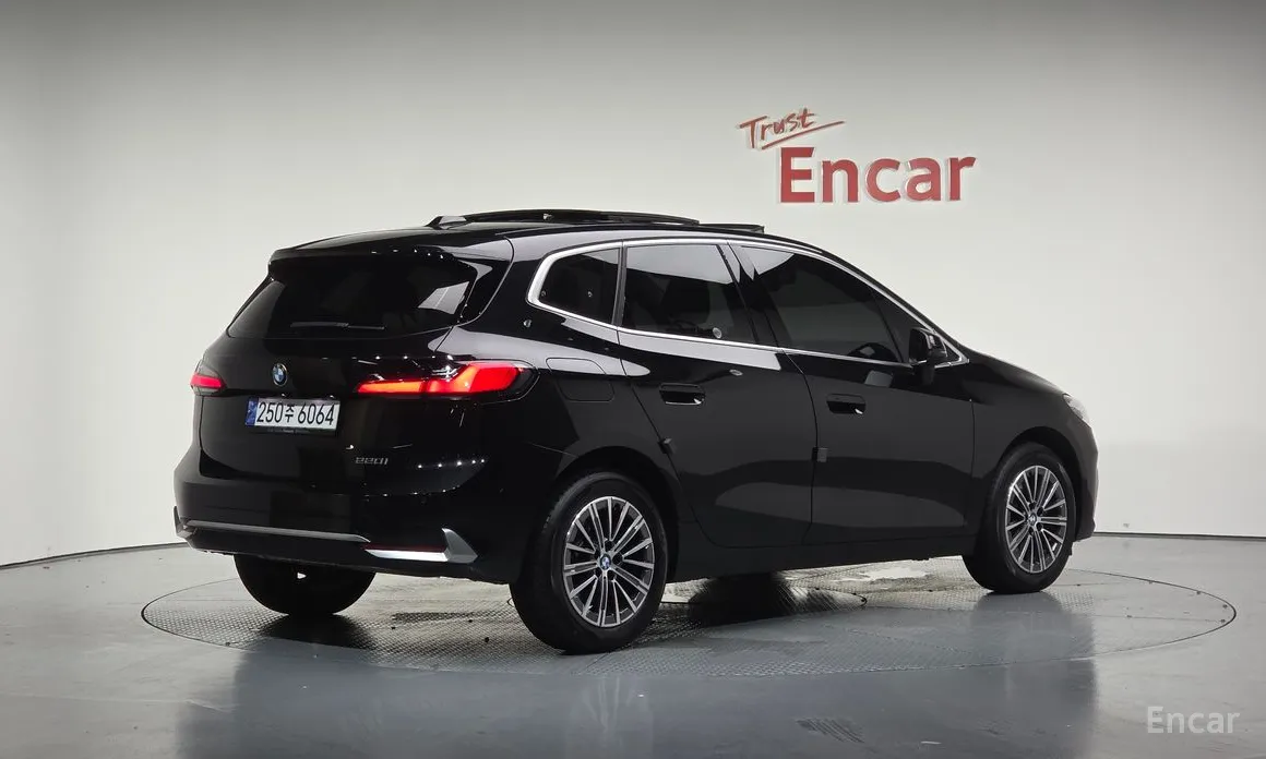 BMW 2 Series 2022 220i Luxury