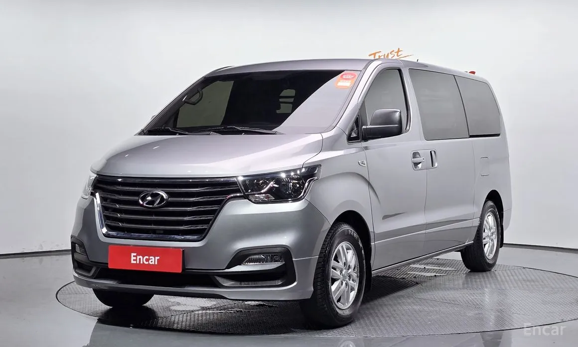 Hyundai Starex 2017 Van 3-Seater