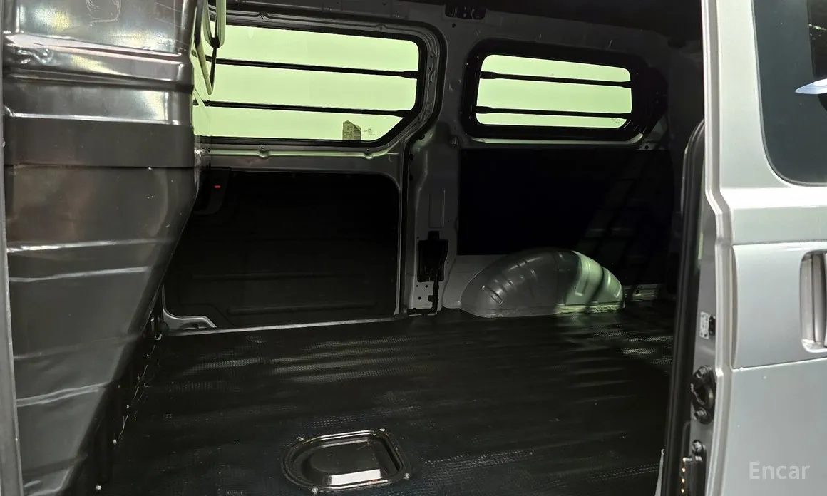 Hyundai Starex 2017 Van 3-Seater