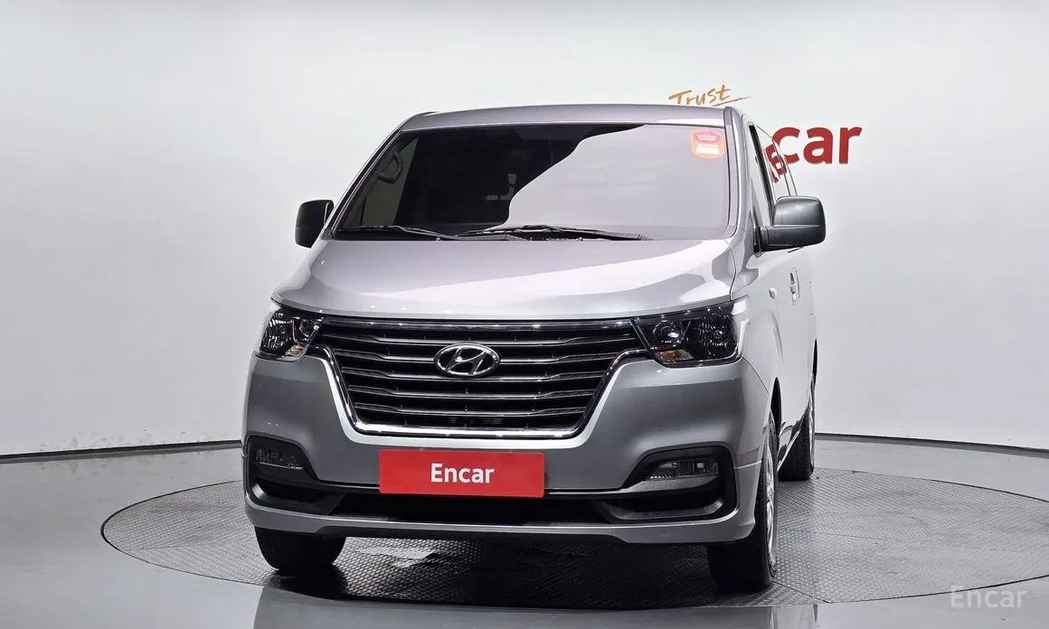Hyundai Starex 2017 Van 3-Seater