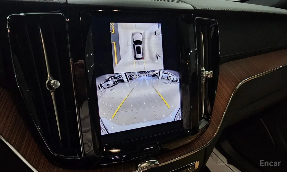 Volvo XC60 2017 T8 Ultra Bright