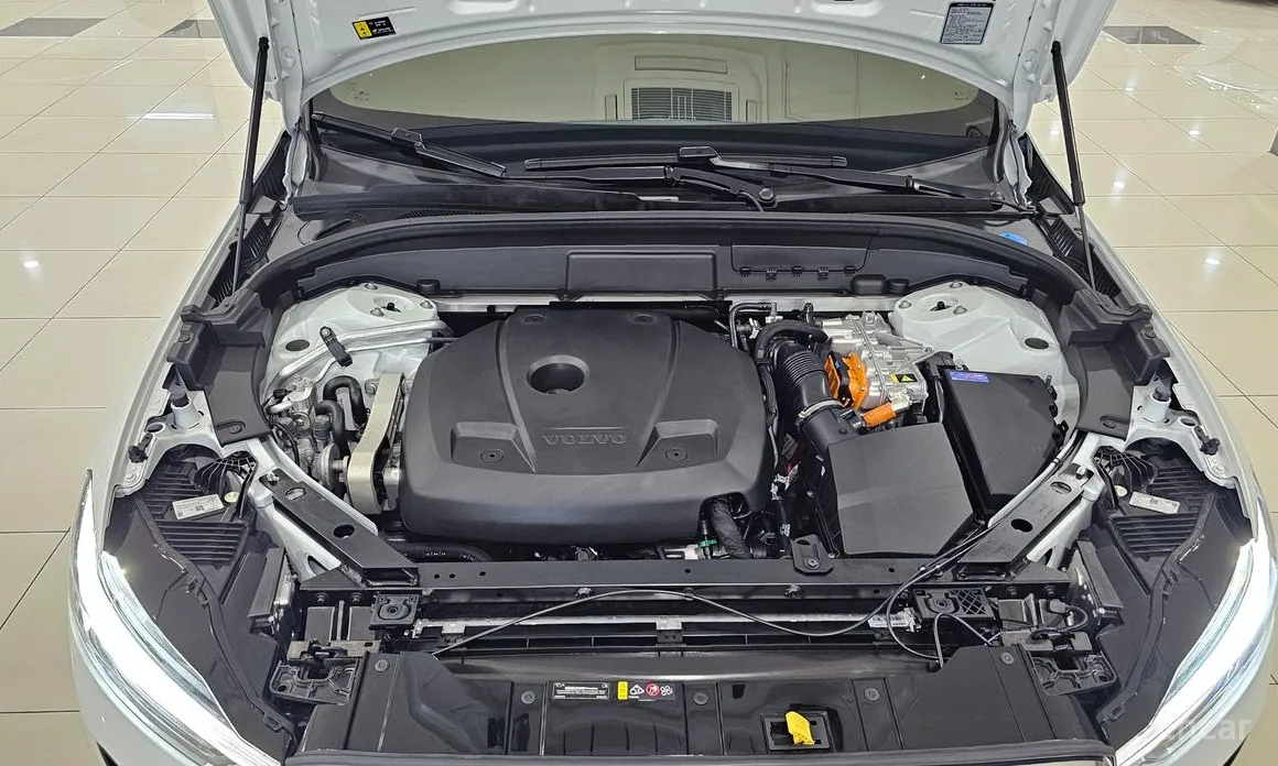 Volvo XC60 2017 T8 Ultra Bright