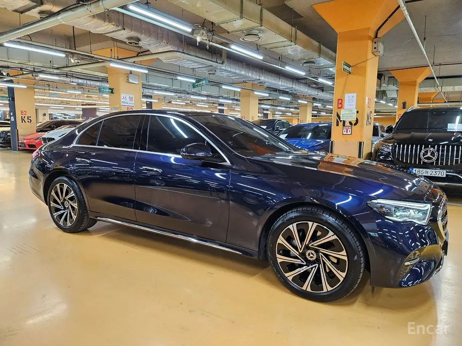 Mercedes-Benz E-Class 2024 E300 4MATIC Exclusive