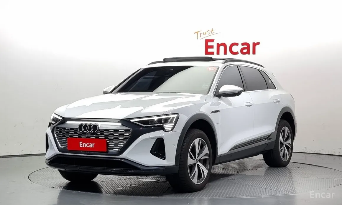 2024 Audi Q8 e-tron