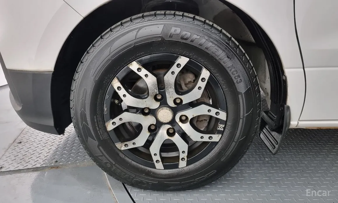 Hyundai Starex 2017 Van 3-Seater