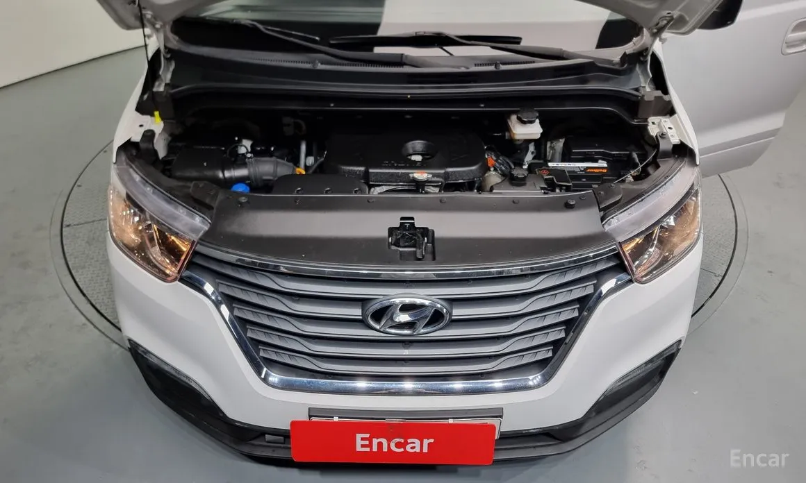 Hyundai Starex 2017 Van 3-Seater