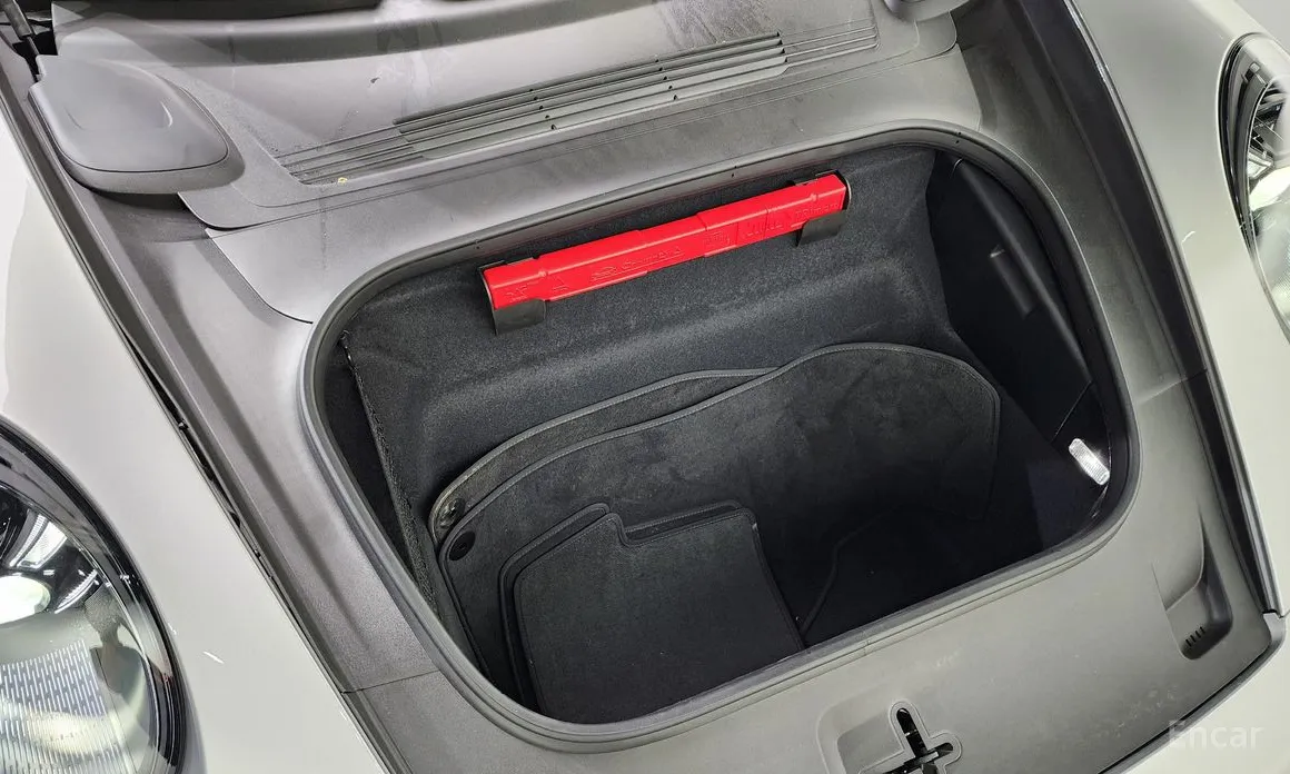 Porsche 911 2019 Carrera 4 GTS Cabriolet