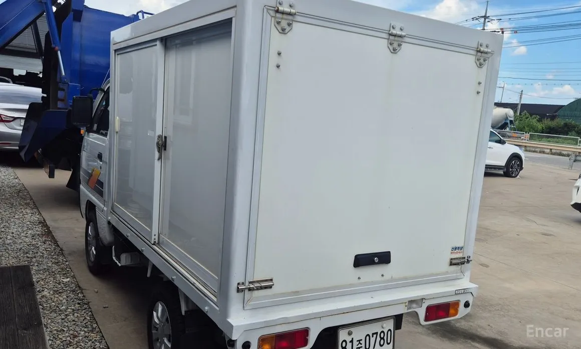 Chevrolet Labo 2008 jackknifed Long cargo