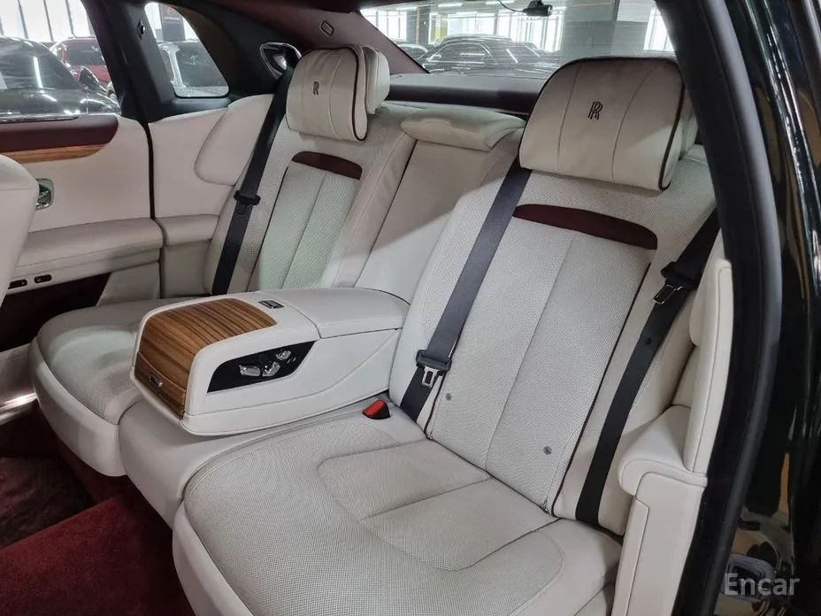 Rolls-Royce Ghost 2020 6.7 V12