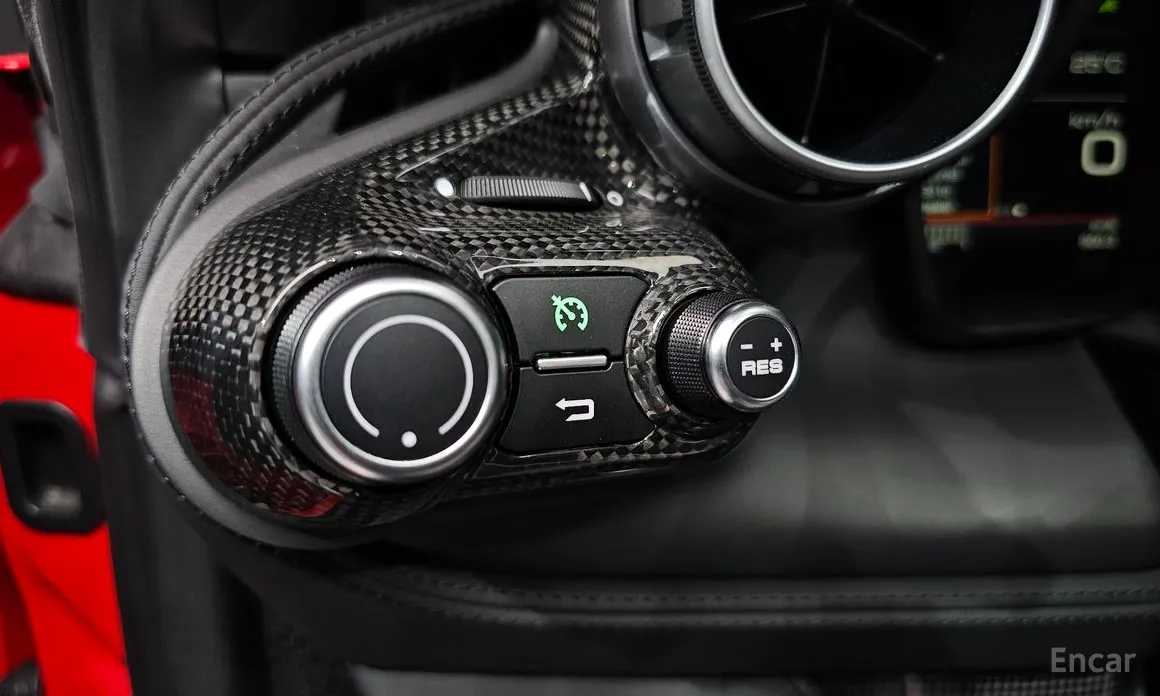 Ferrari F8 2019 3.9 V8