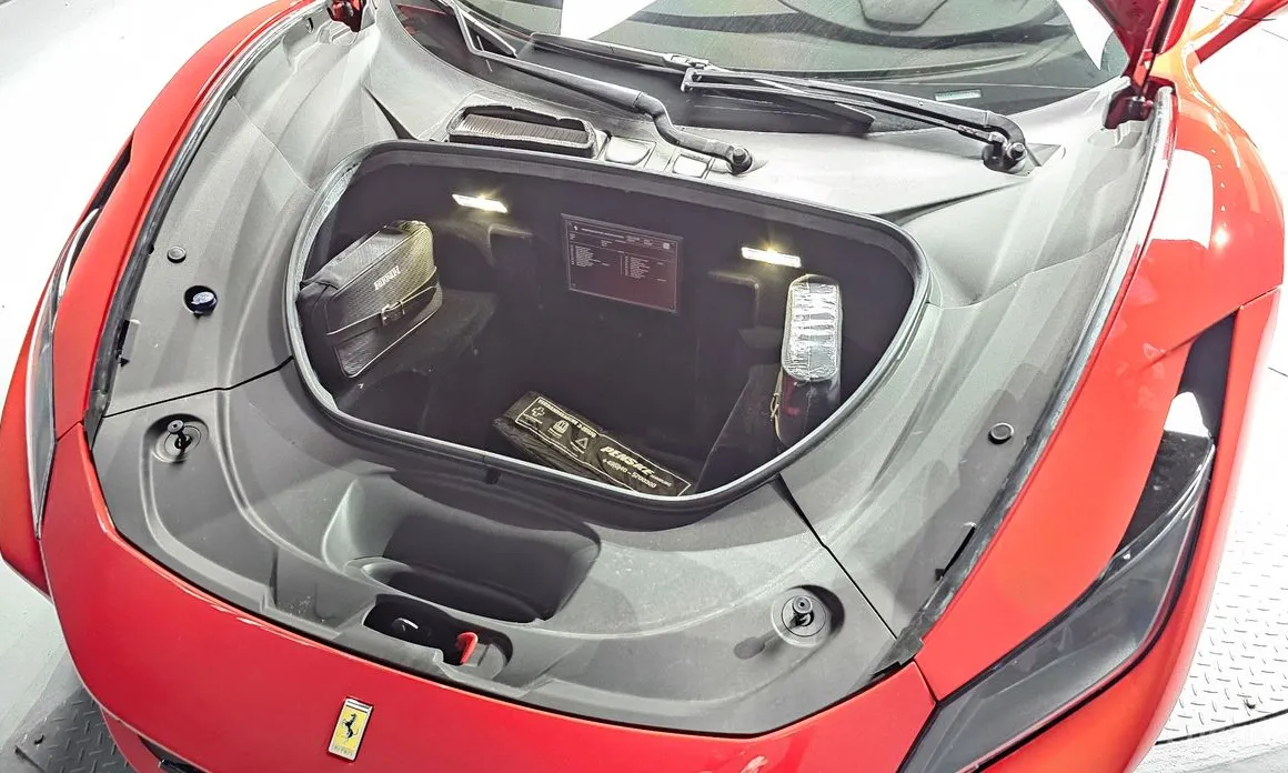 Ferrari F8 2019 3.9 V8