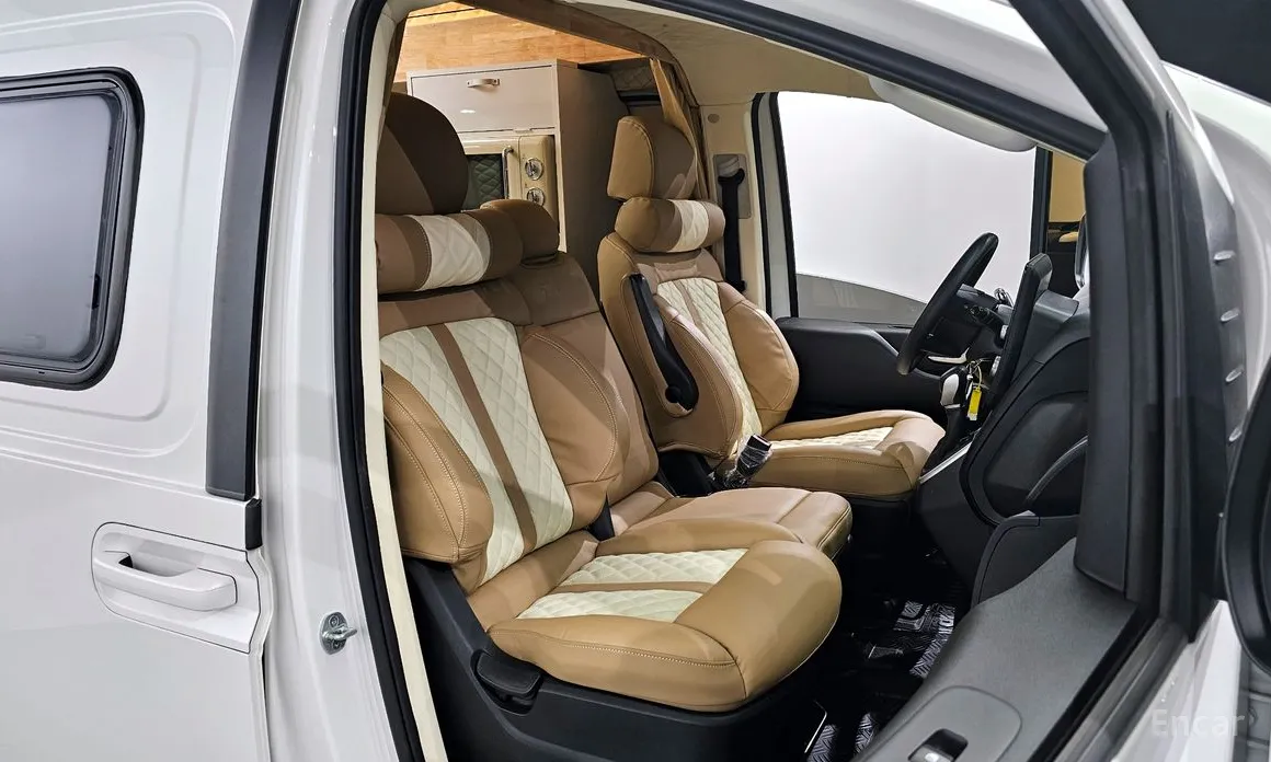 Hyundai Staria 2021 2WD Camping Car