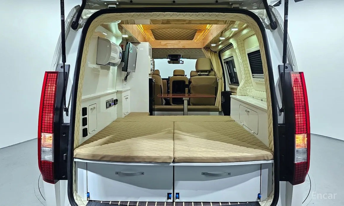 Hyundai Staria 2021 2WD Camping Car