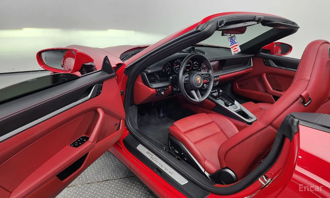 Porsche 911 2019 Carrera 4 Cabriolet