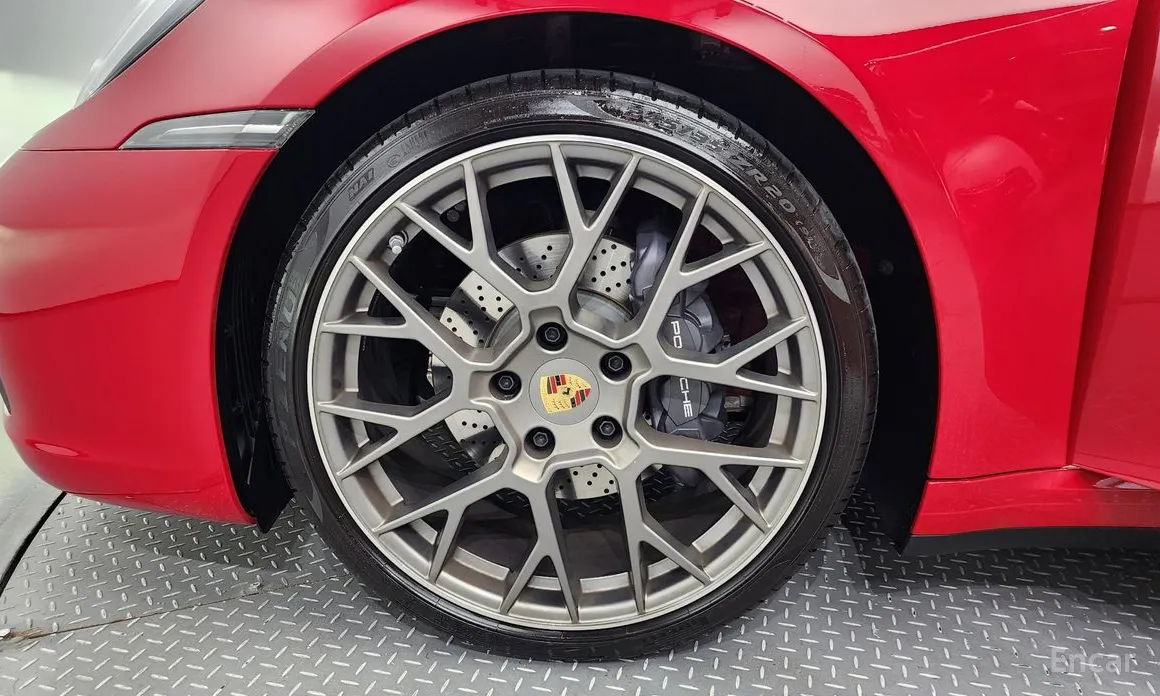 Porsche 911 2019 Carrera 4 Cabriolet