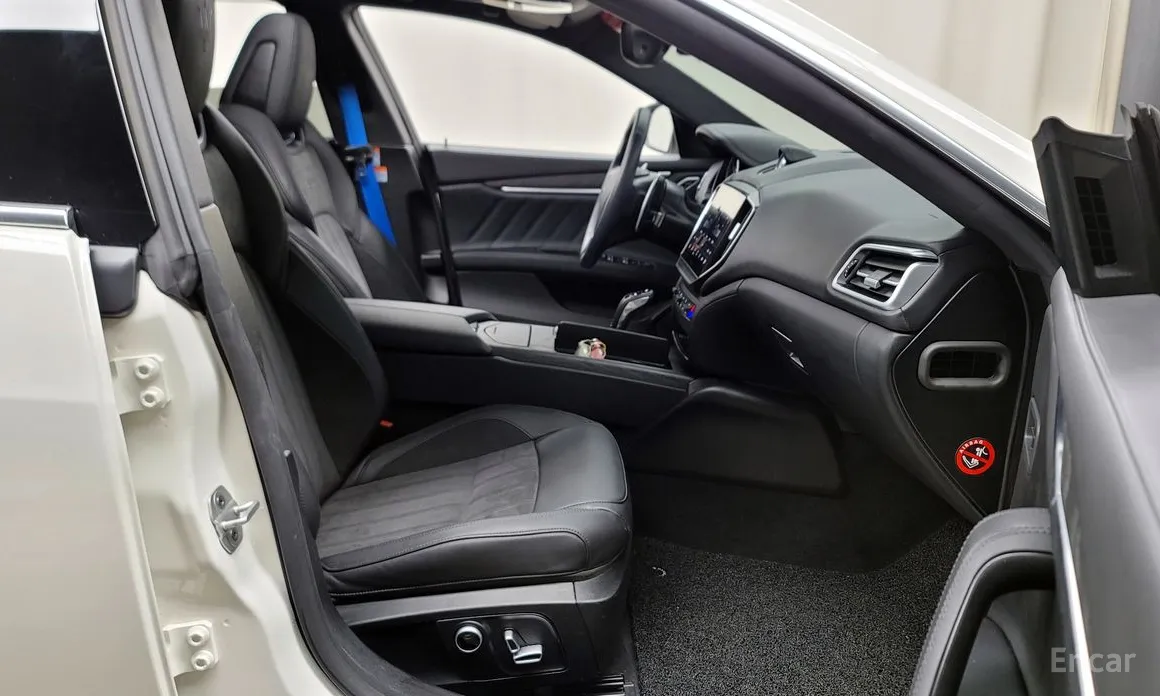 Maserati Ghibli 2013 2.0 Fragment Edition