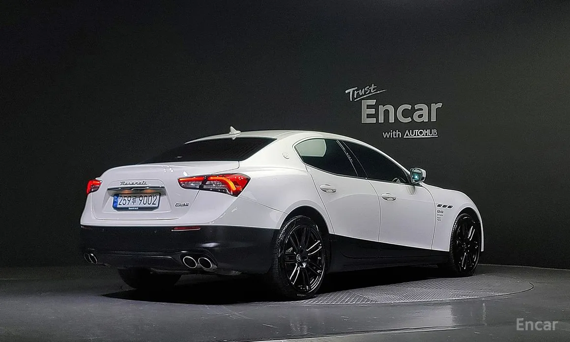 Maserati Ghibli 2013 2.0 Fragment Edition