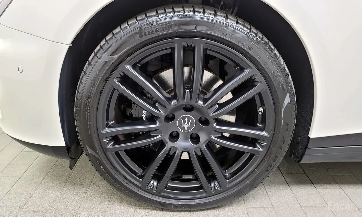 Maserati Ghibli 2013 2.0 Fragment Edition