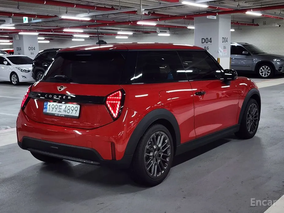 Mini Cooper 2024 Essential