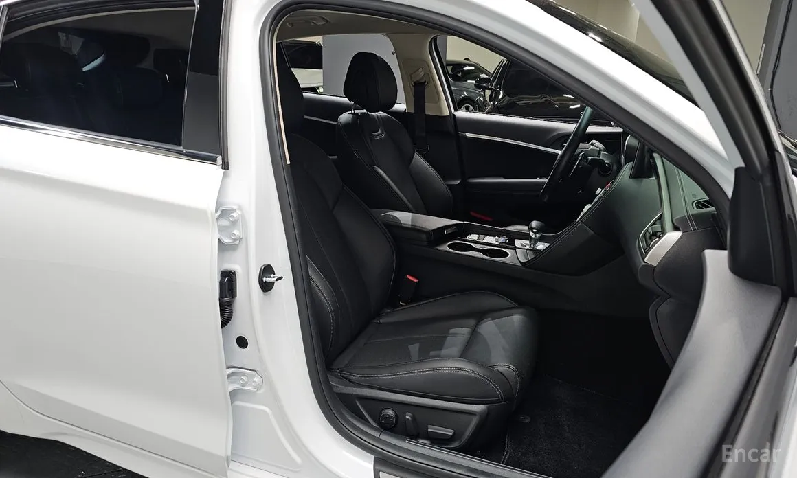 Genesis G70 2022 Gasoline 2.0T 2WD