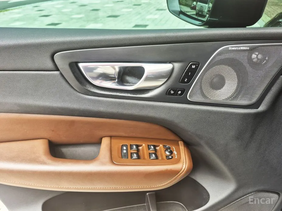 Volvo XC60 2017 T8 Ultimate Bright