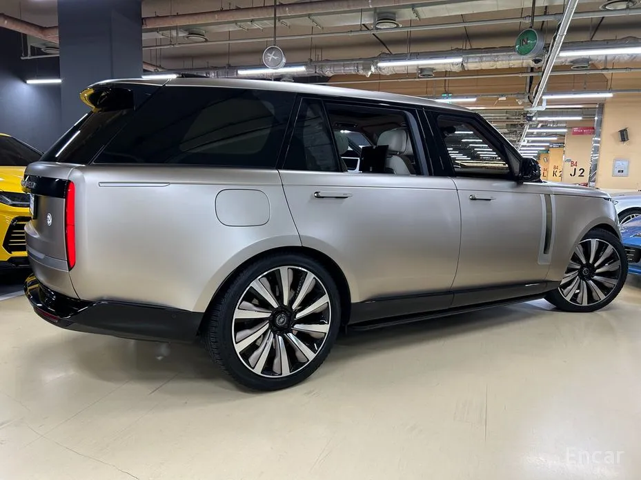 Land Rover Range Rover 2022 P530 SV Long Wheel Base