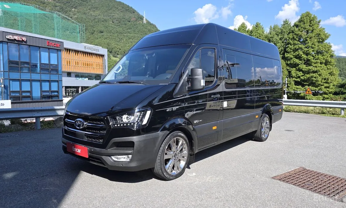 Hyundai Solati 2015 15-seater