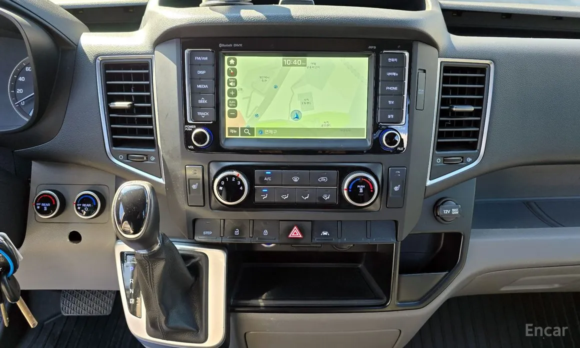 Hyundai Solati 2015 15-seater