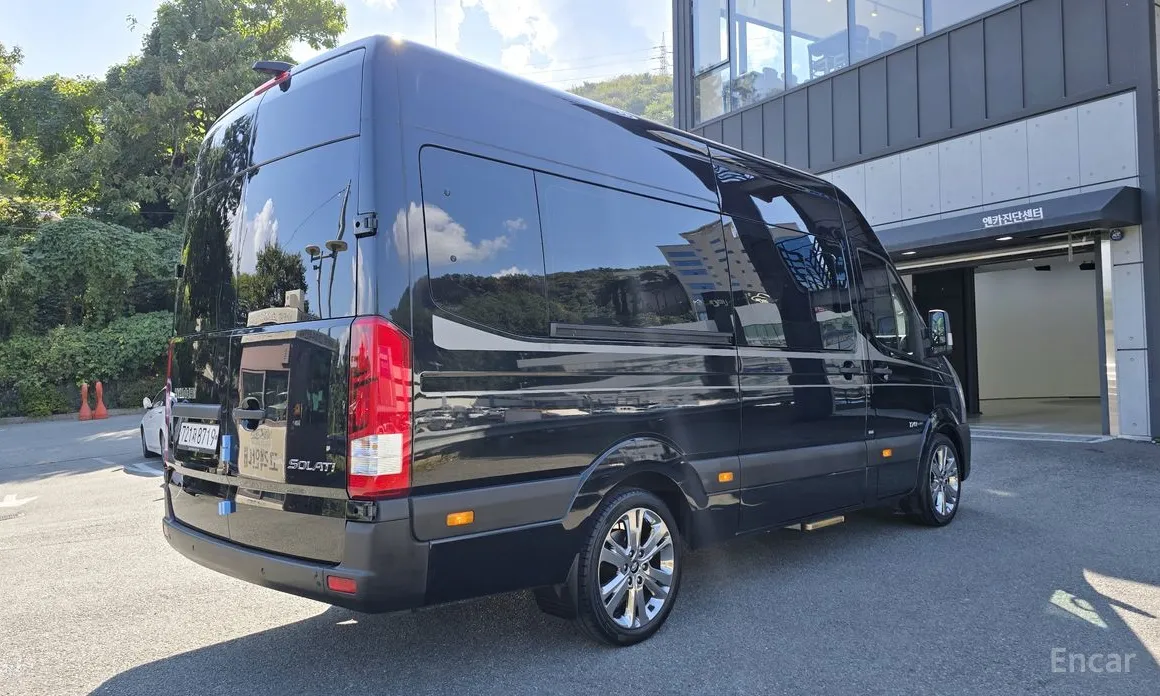 Hyundai Solati 2015 15-seater