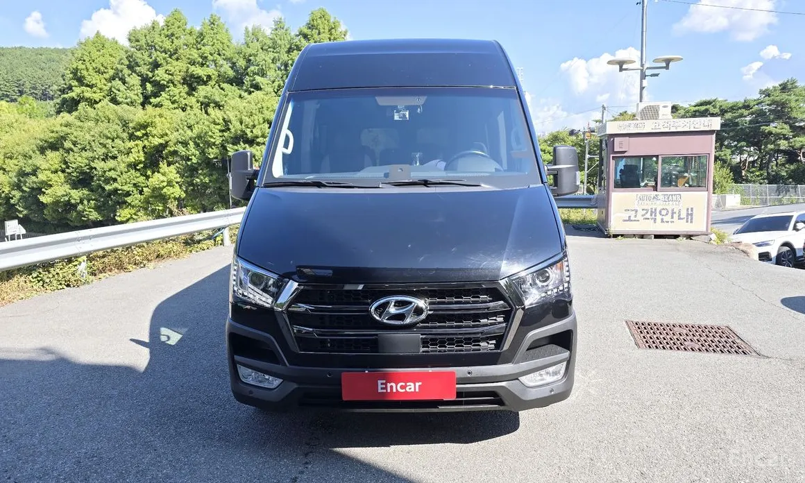 Hyundai Solati 2015 15-seater