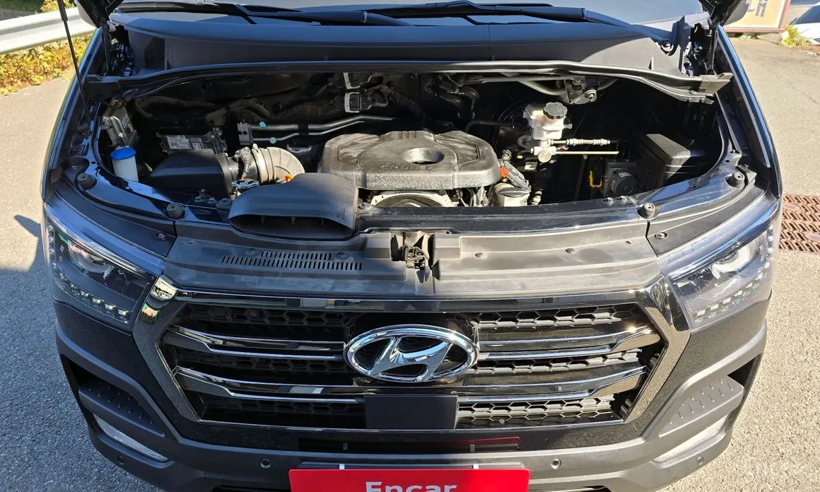 Hyundai Solati 2015 15-seater