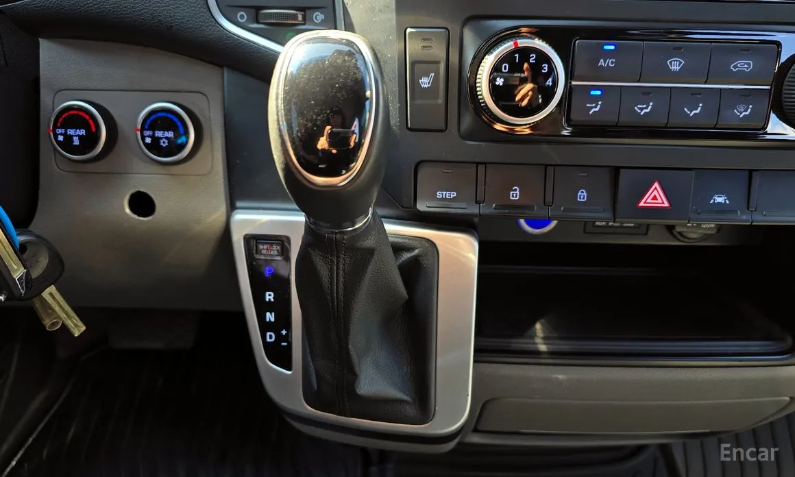 Hyundai Solati 2015 15-seater