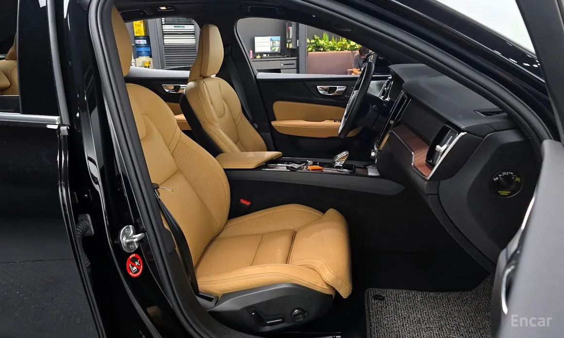 Volvo S60 2019 B5 Ultimate Bright