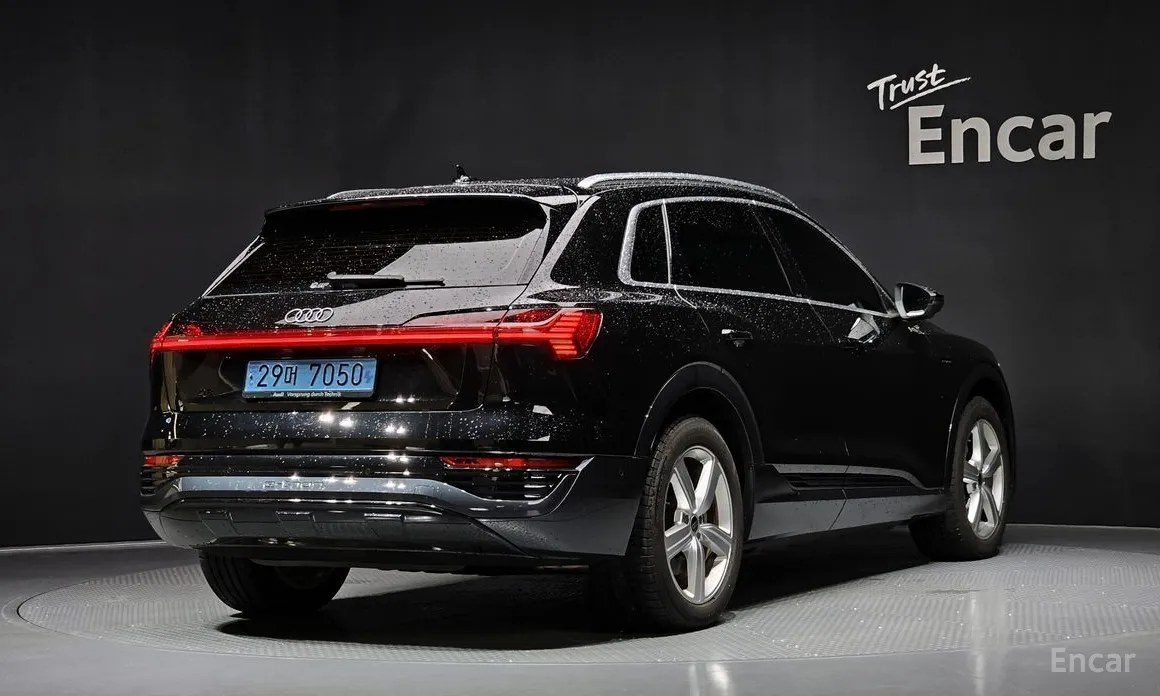 2024 Audi Q8 e-tron