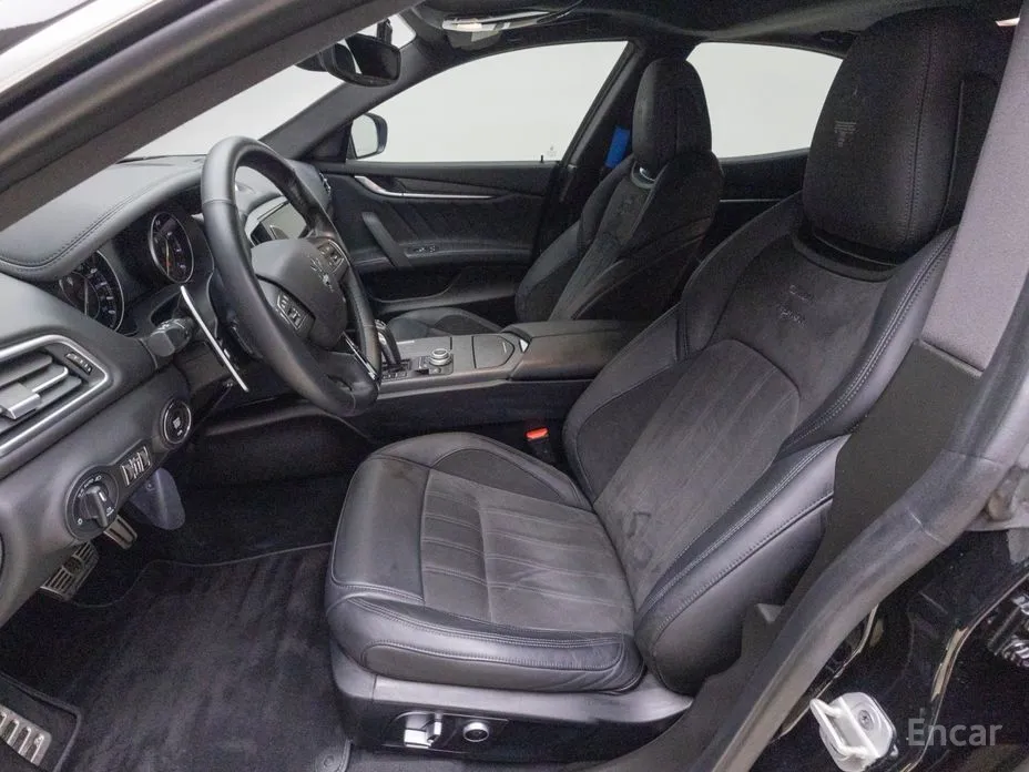 Maserati Ghibli 2013 2.0 Fragment Edition