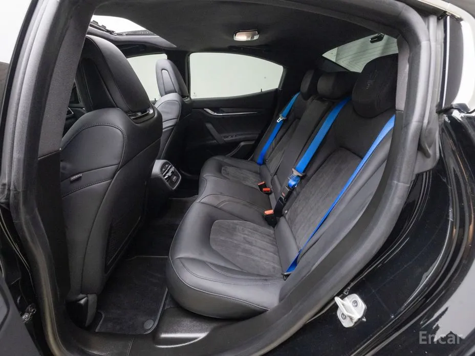 Maserati Ghibli 2013 2.0 Fragment Edition