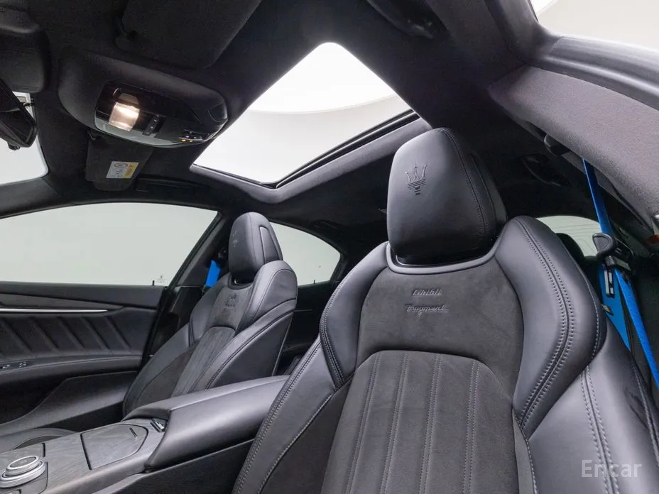 Maserati Ghibli 2013 2.0 Fragment Edition