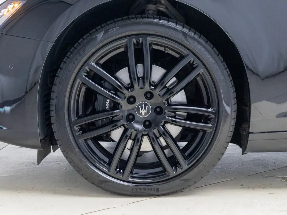 Maserati Ghibli 2013 2.0 Fragment Edition