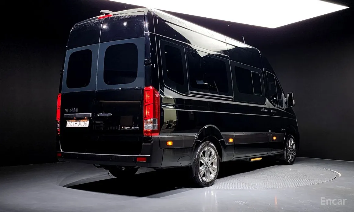 Hyundai Solati 2015 15-seater