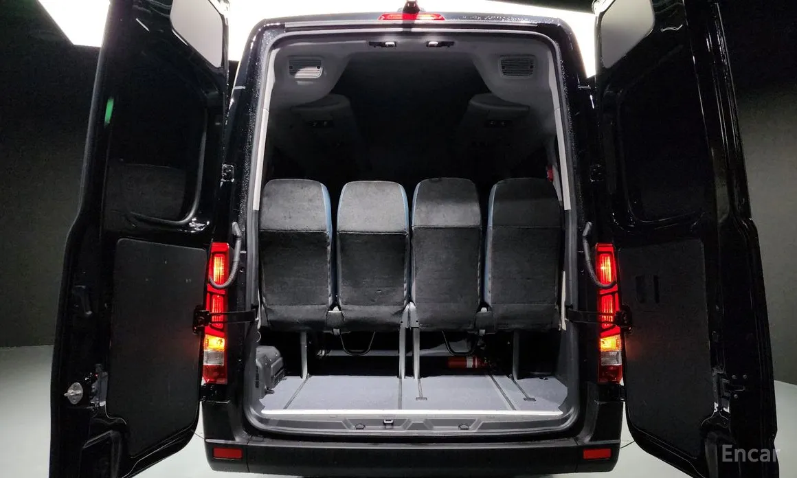 Hyundai Solati 2015 15-seater