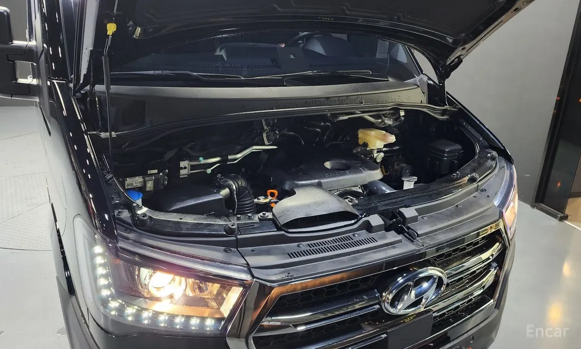 Hyundai Solati 2015 15-seater