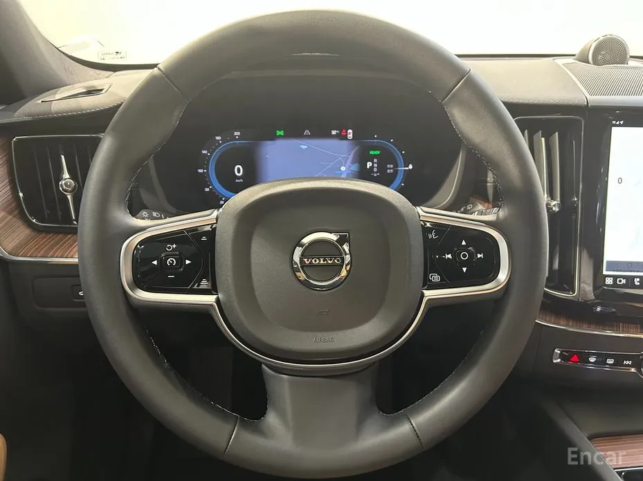 Volvo XC60 2017 T8 Ultra Bright
