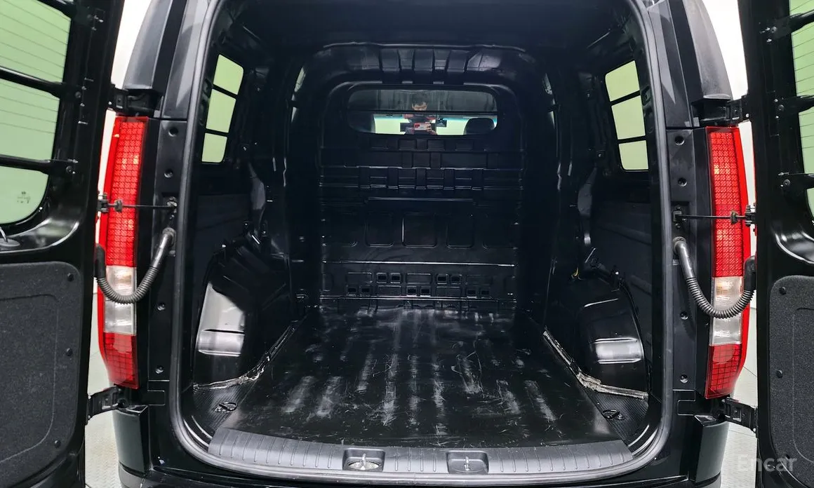 Hyundai Staria 2021 Cargo 5-Seater