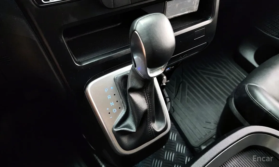 Hyundai Staria 2021 Cargo 5-Seater