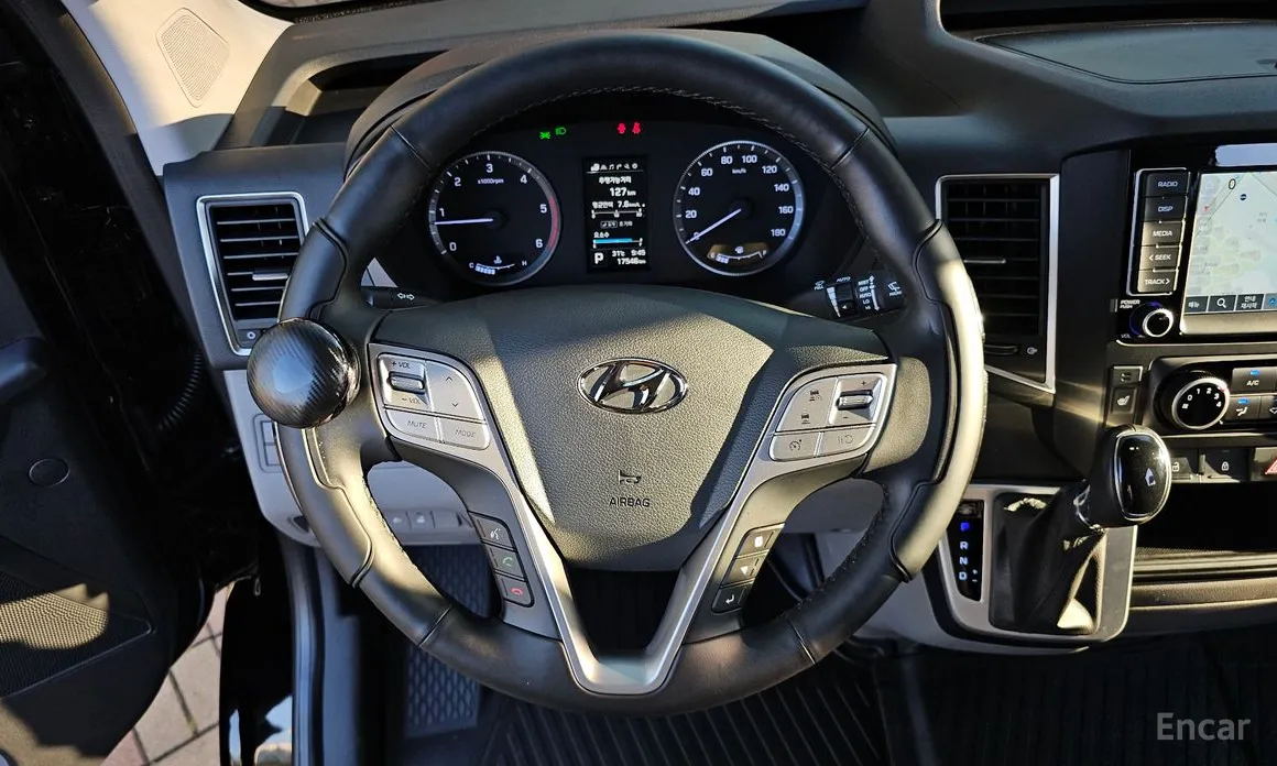 Hyundai Solati 2015 16-seater