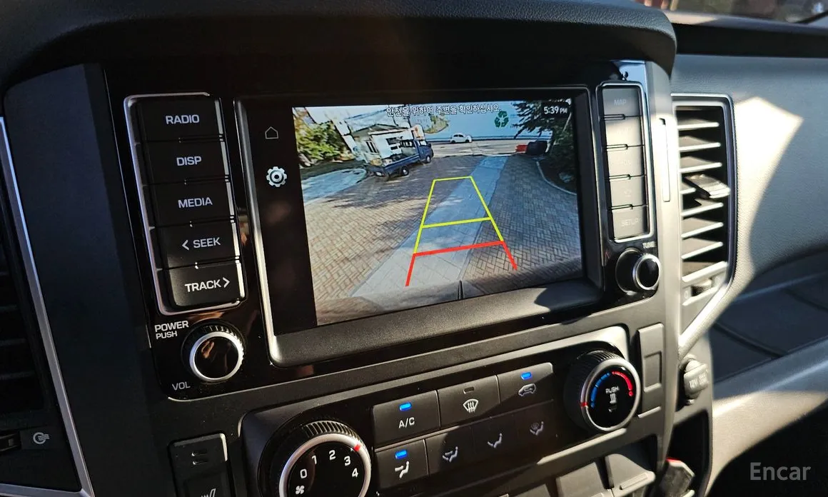 Hyundai Solati 2015 16-seater