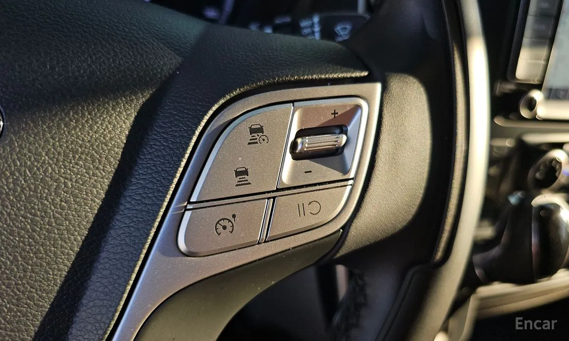 Hyundai Solati 2015 16-seater