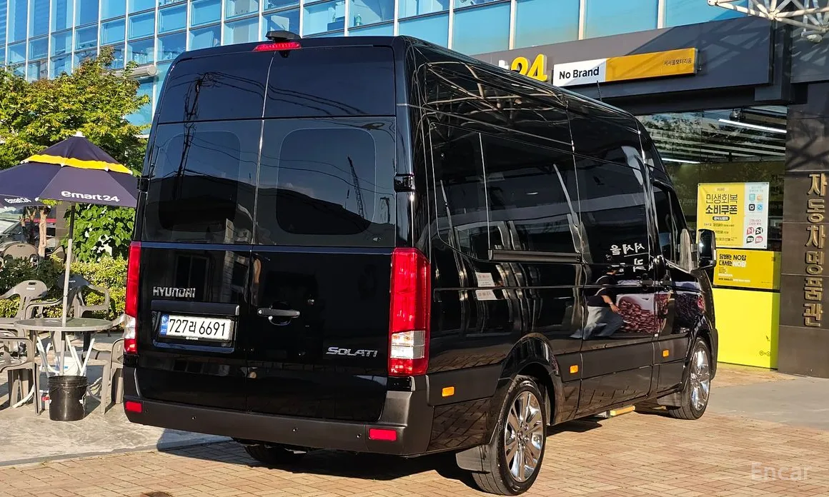 Hyundai Solati 2015 16-seater